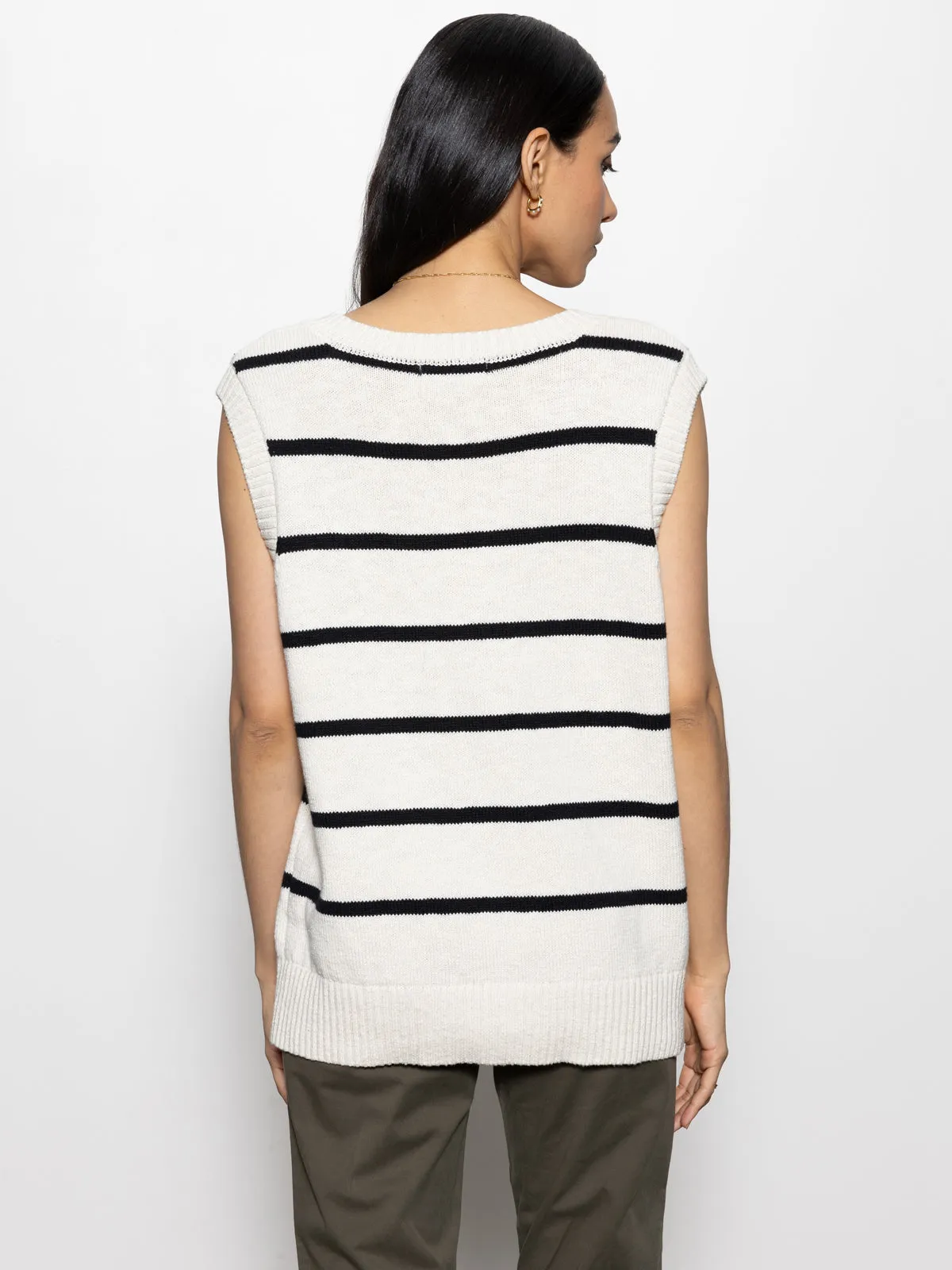 Boyfriend Sweater Vest Chalk with Black
