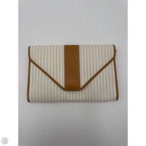 Clutch Luxury Designer By Fendi, Size: Medium