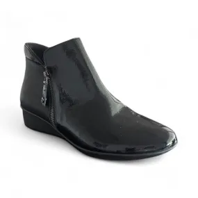 BOOTIES