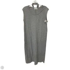 Dress Casual Short By 89th And Madison In Grey, Size: S