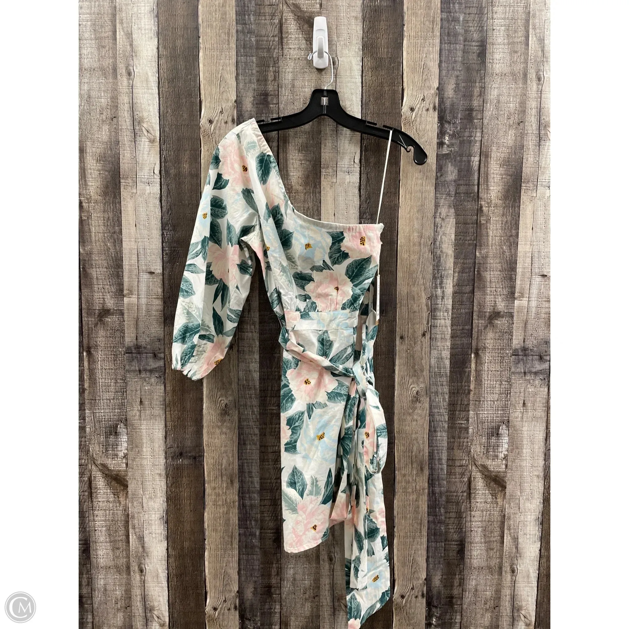 Dress Casual Short By Billabong In Floral Print, Size: L