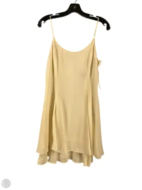 Dress Casual Short By Clothes Mentor In Yellow, Size: 6