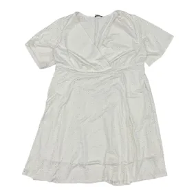 Dress Casual Short By Cmf In White, Size:3