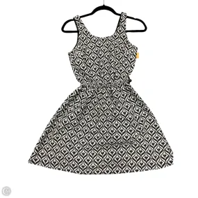 Dress Casual Short By Divided In Black & White, Size: 4