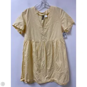 Dress Casual Short By Divided In Yellow, Size: M