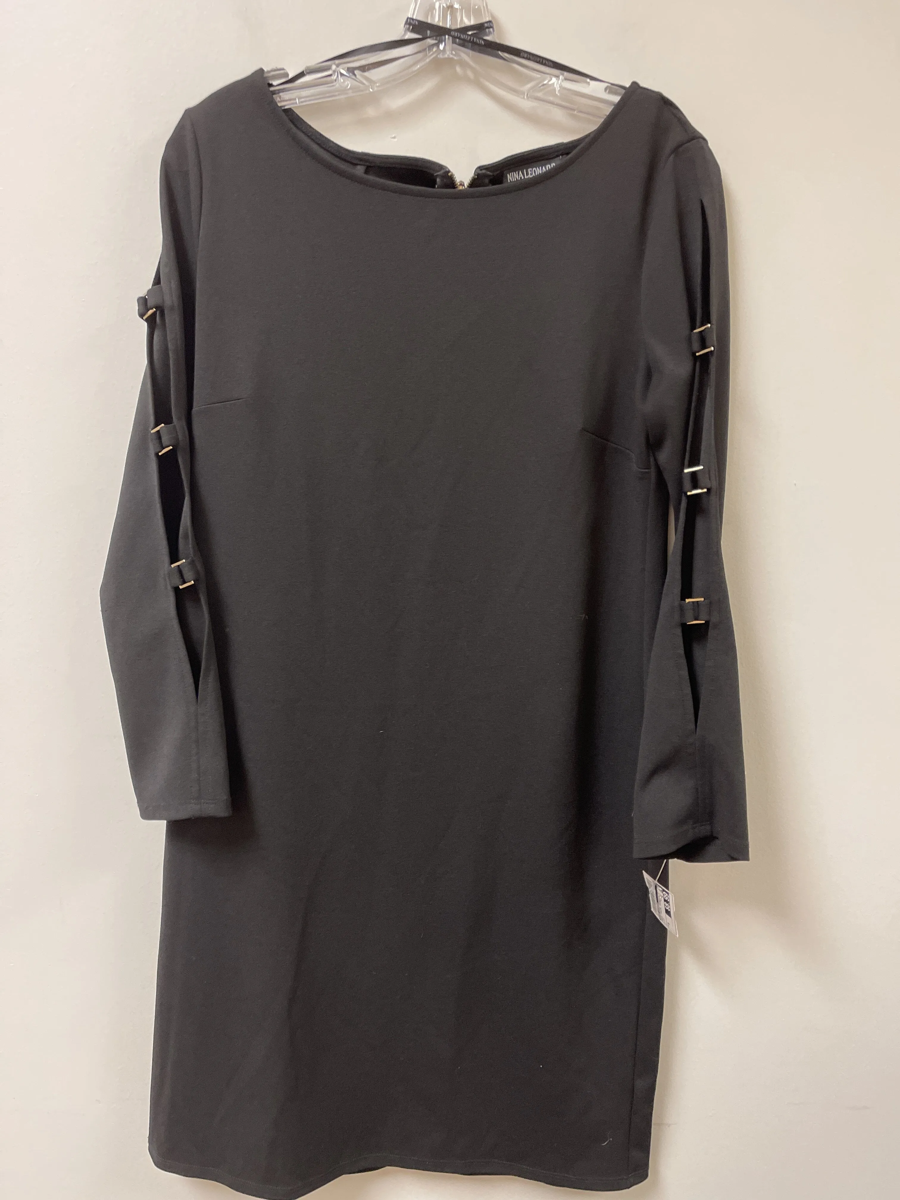 Dress Casual Short By Nina Leonard  Size: M
