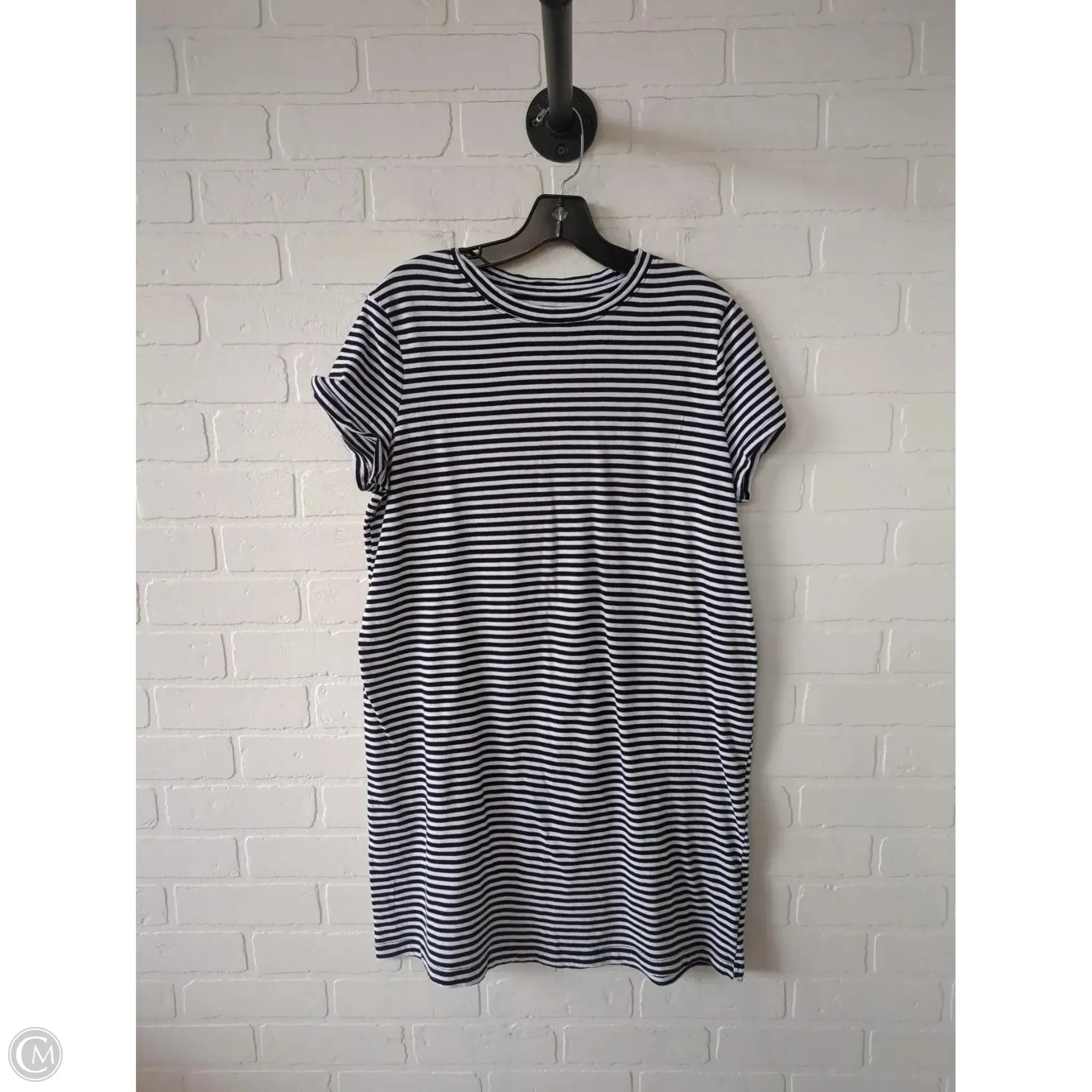 Dress Casual Short By Time And Tru In Black & White, Size: M