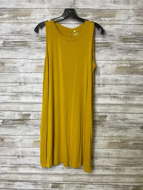Dress Casual Short By Time And Tru In Yellow, Size:L