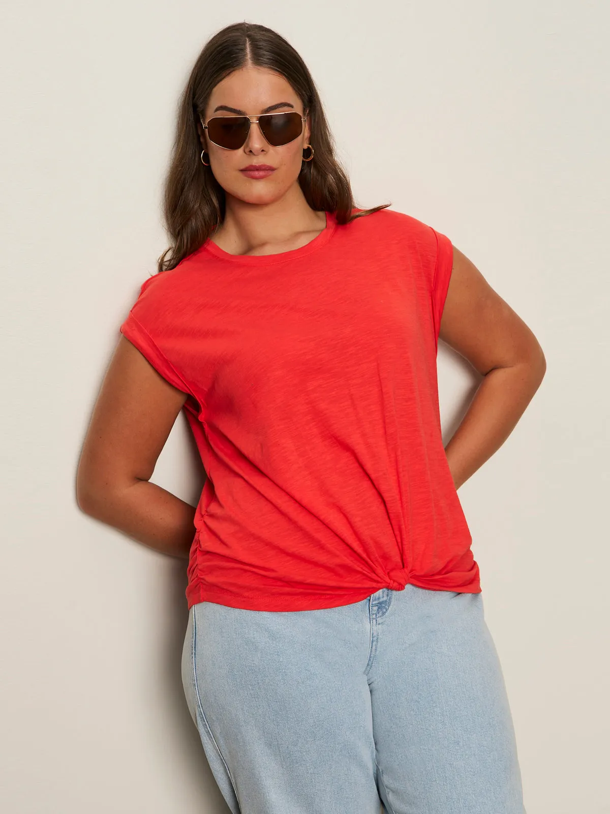 Knotted Muscle Tee Cayenne Extended Sizing