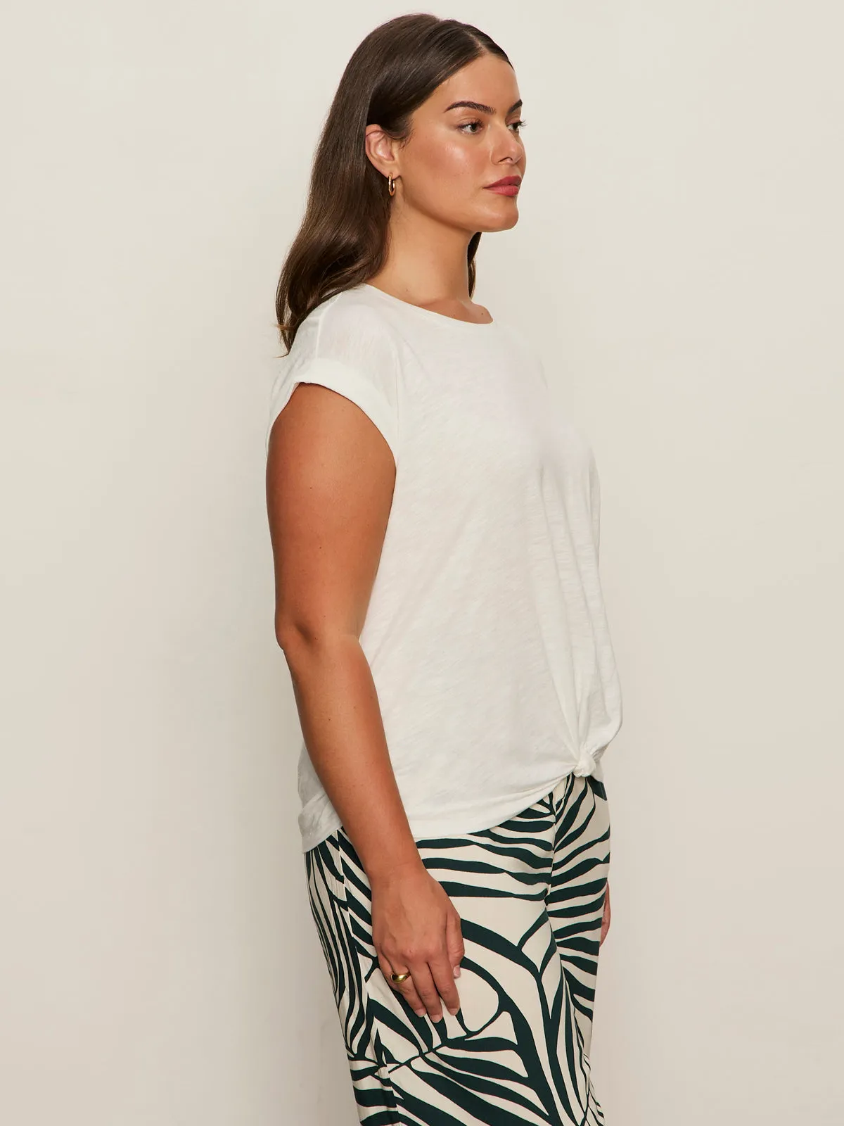 Knotted Muscle Tee White Extended Sizing