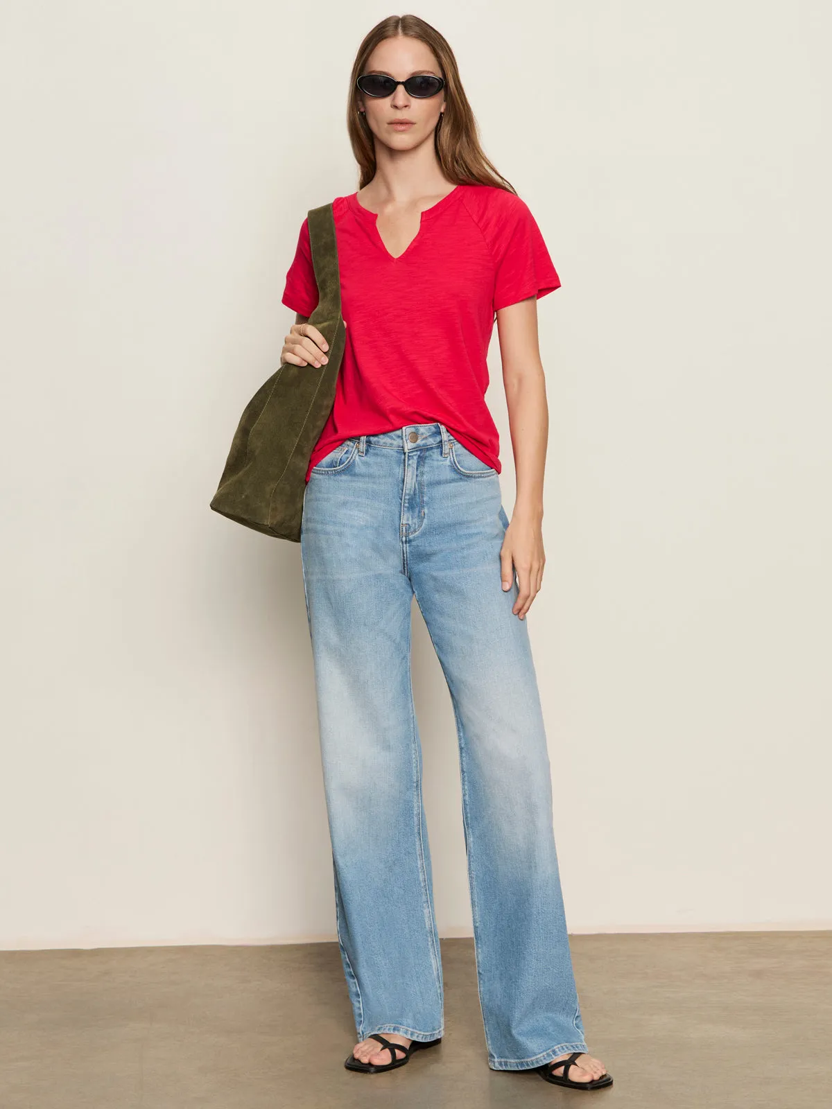 Notch Neck Tee Radiant