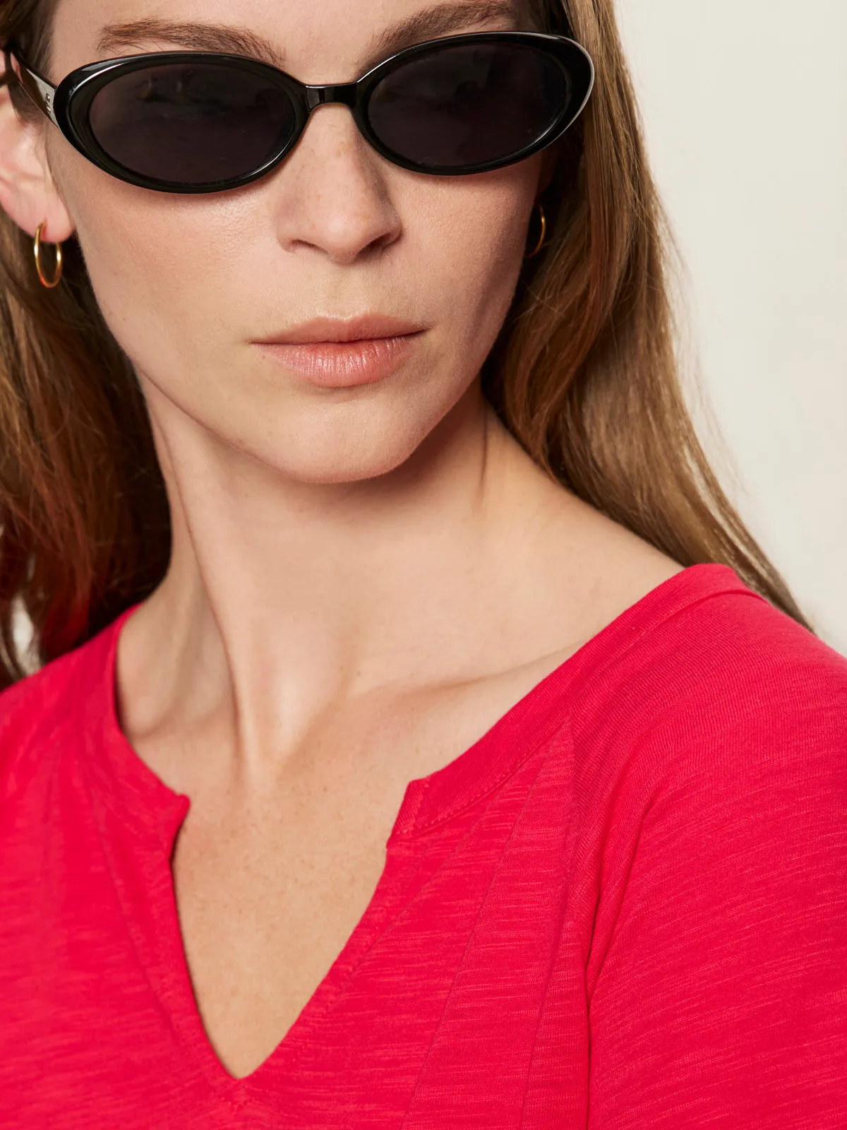 Notch Neck Tee Radiant