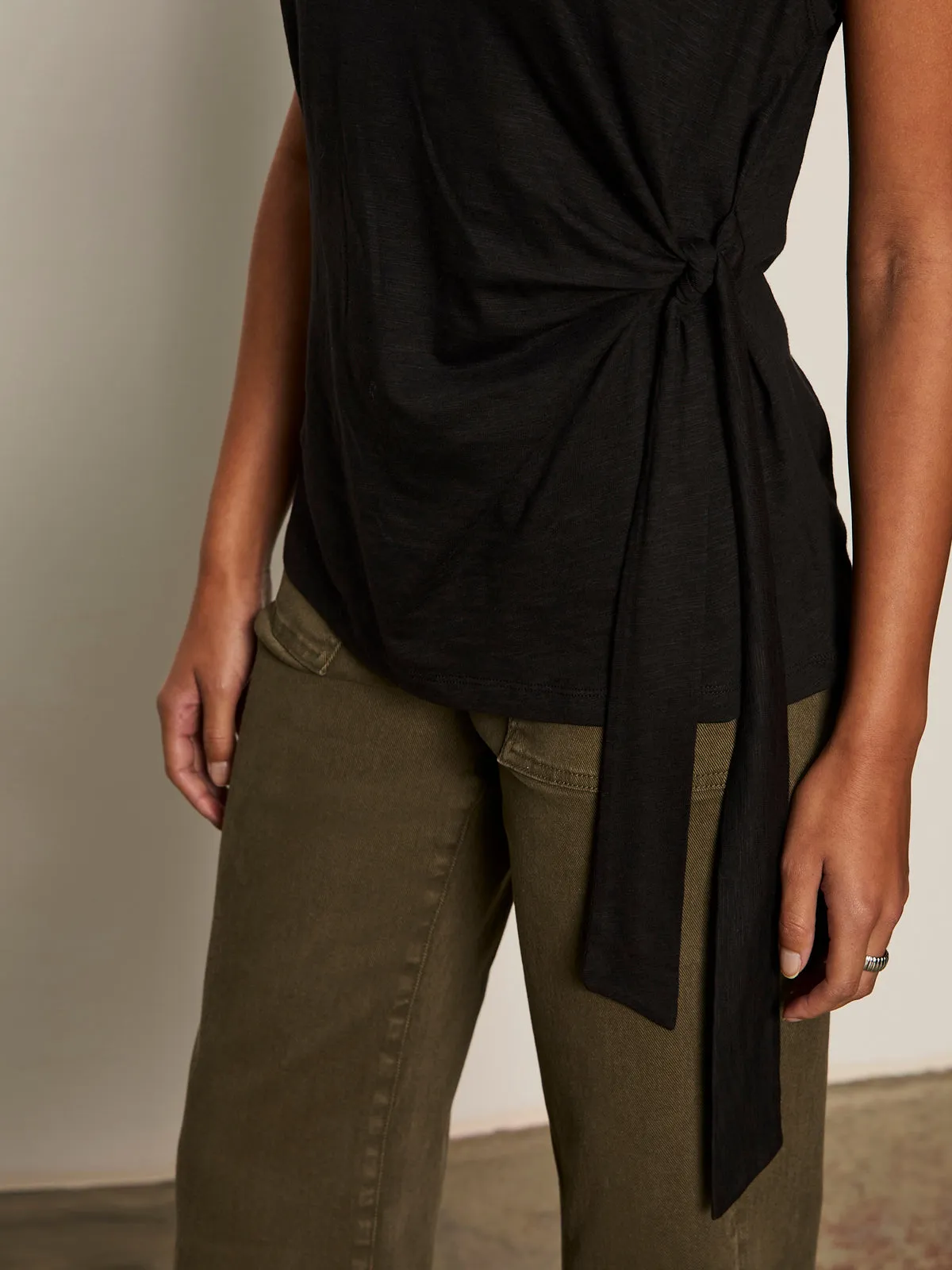 Side Tie Muscle Tee Black