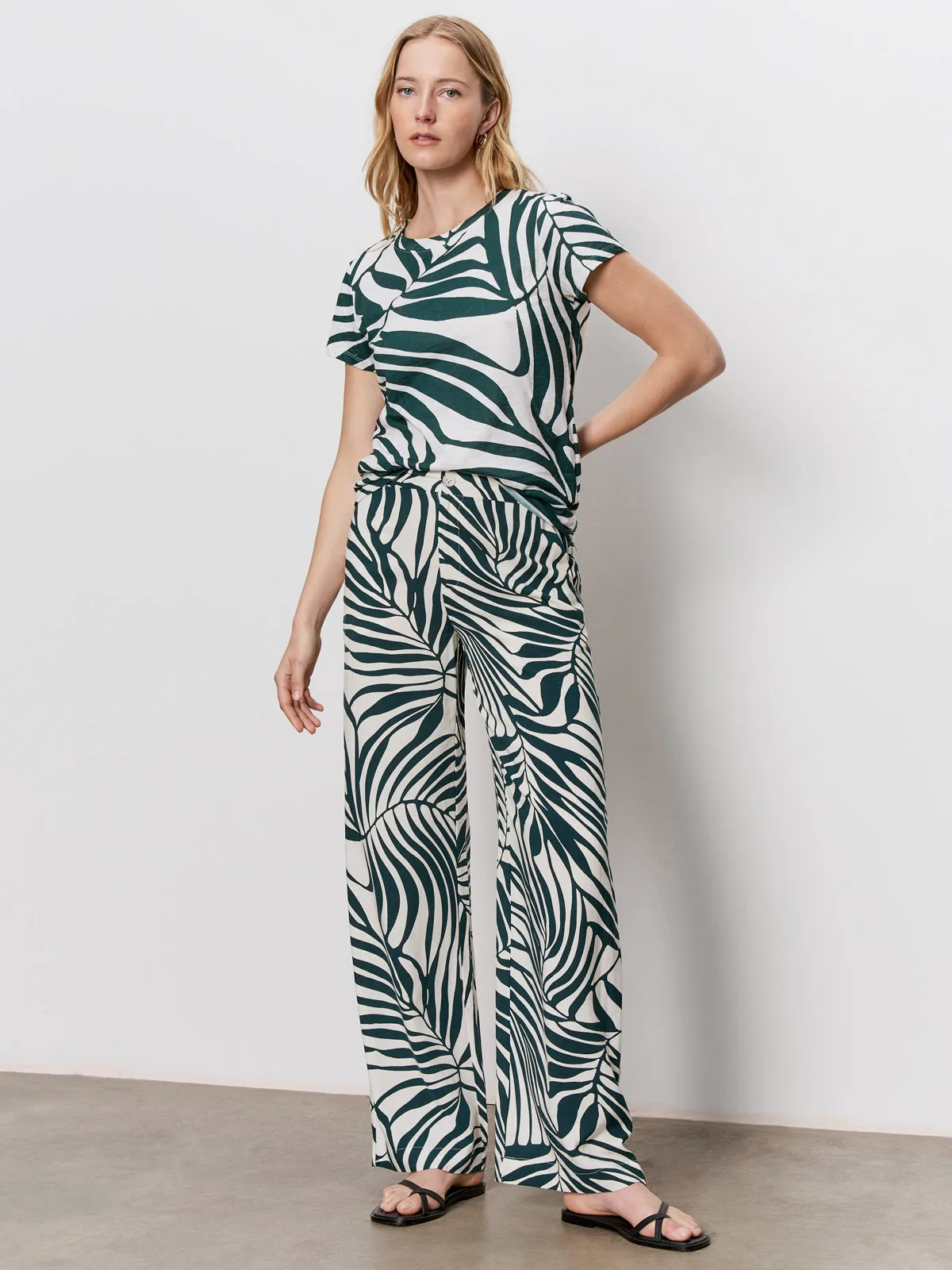 The Perfect Tee Green Oasis