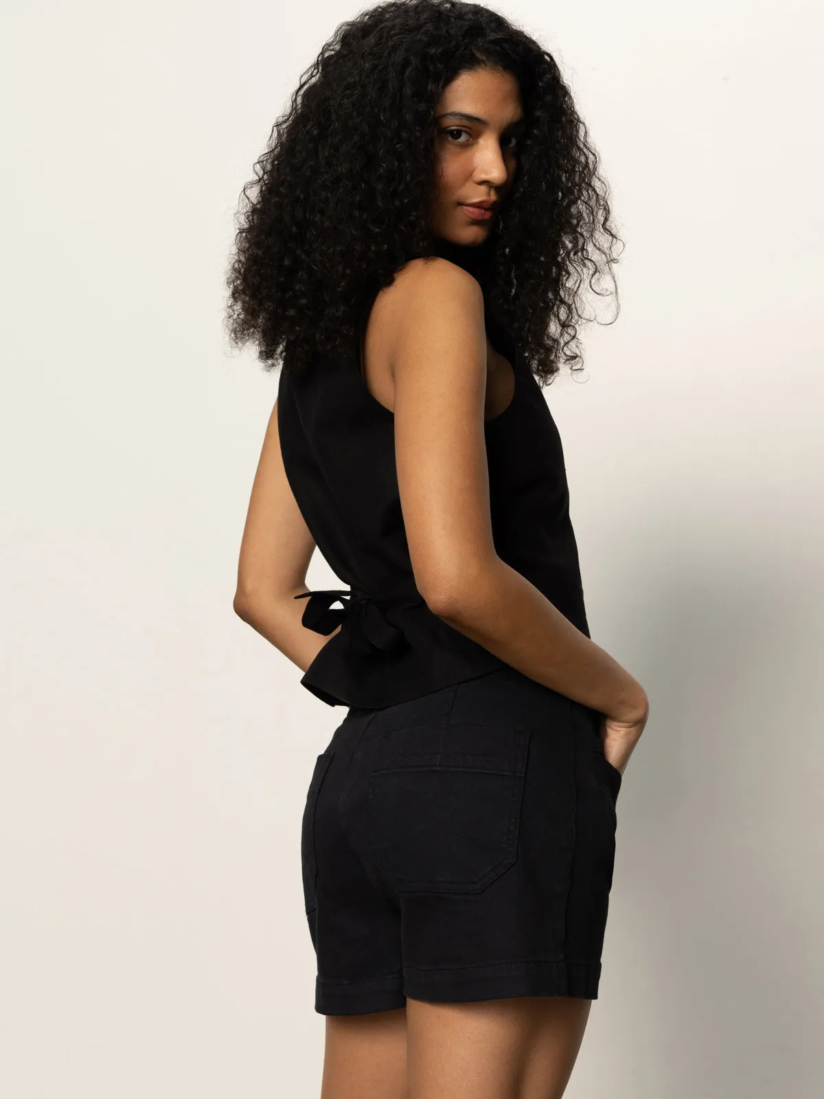 Voyage Short Black